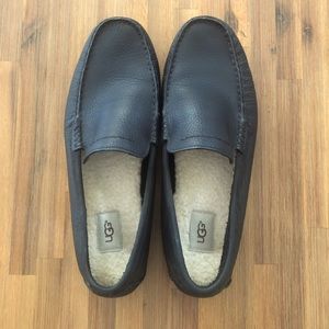 Men’s UGG slippers, Black, Size 12